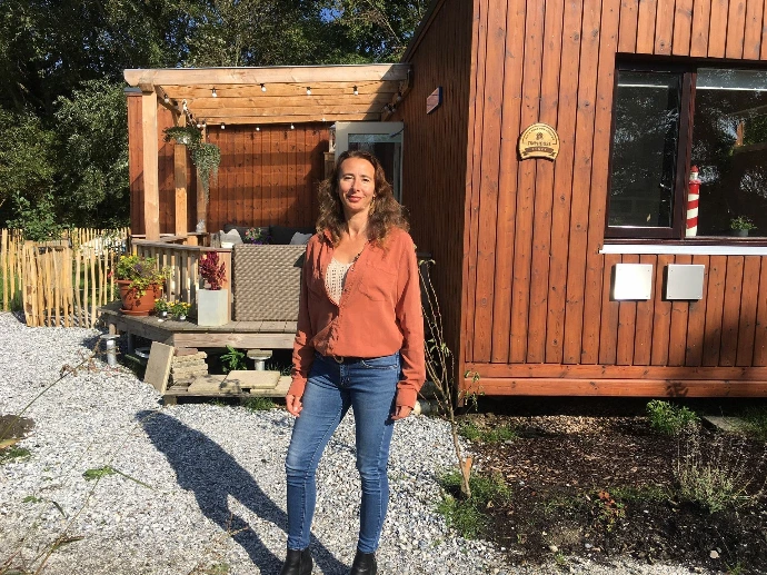 Eefje bij haar Tiny House